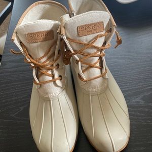 Sperry snow boots, new!!!